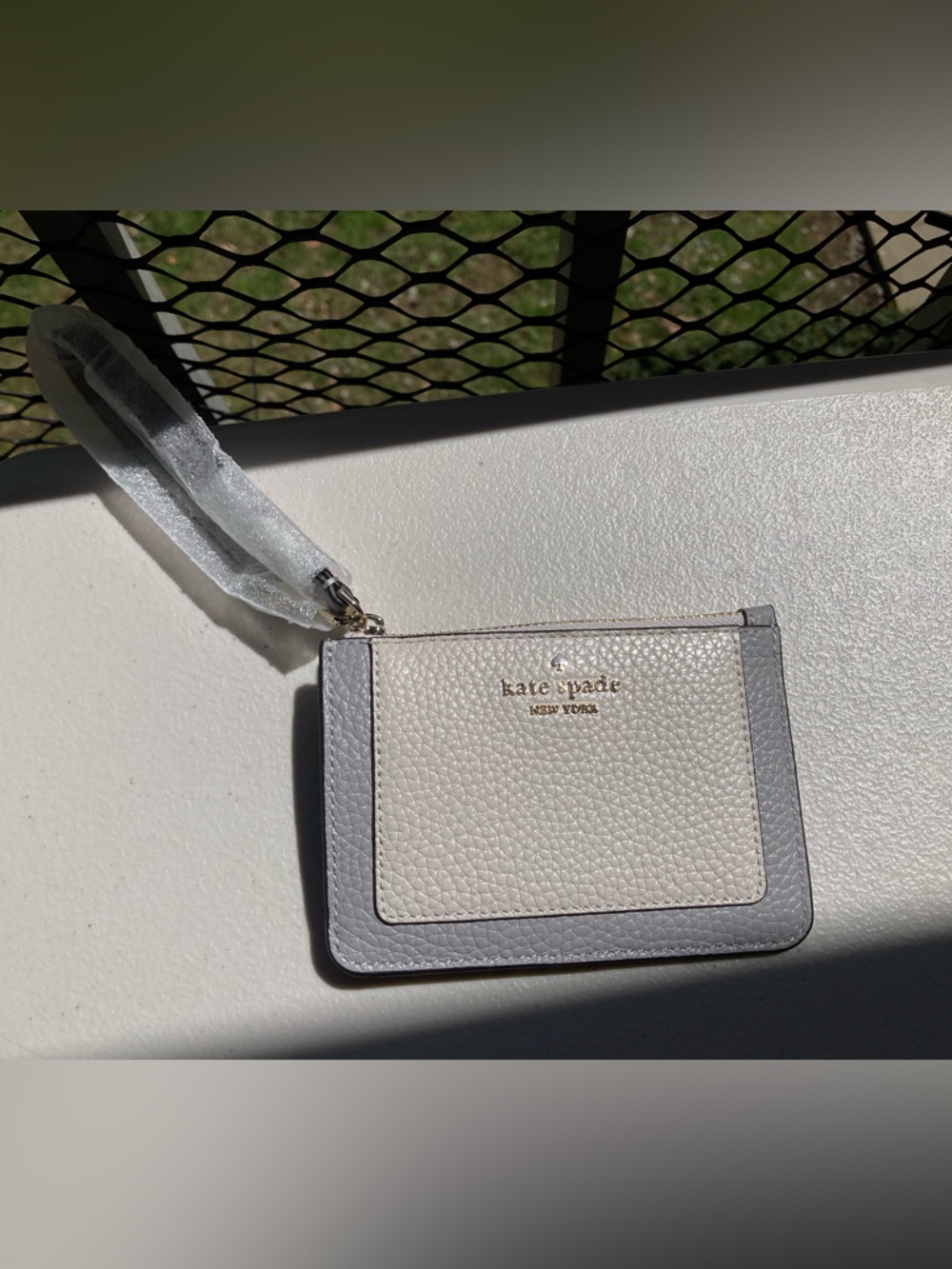 Kate Spade Pebbled Leather Lena Colorblock Small Card Holder Wristlet Grey White - Picture 14 of 16
